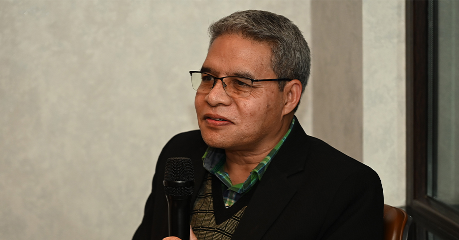 Aakhar-Shillong-with-Dr.-Kynpham-Sing-Nongkynrih-Author