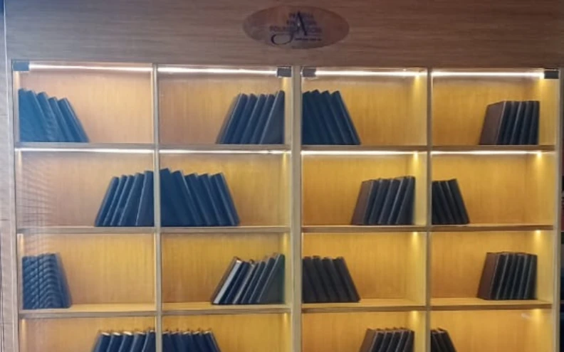 Hospitality-Book-Racks-9